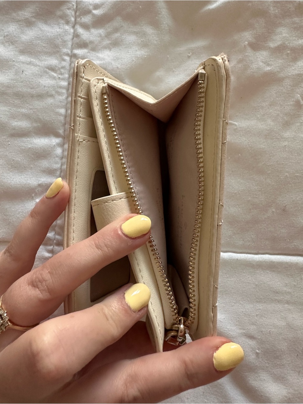 Kate Spade White Quilted Bifold Wallet - Picture 8 of 9